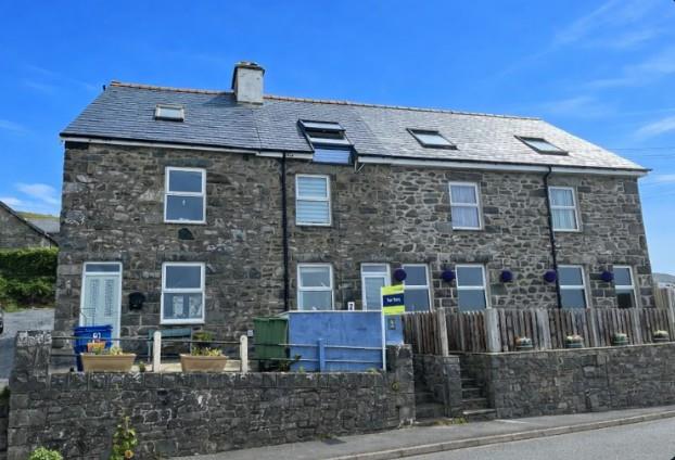 2 Penrhiw, Llanaber, Barmouth